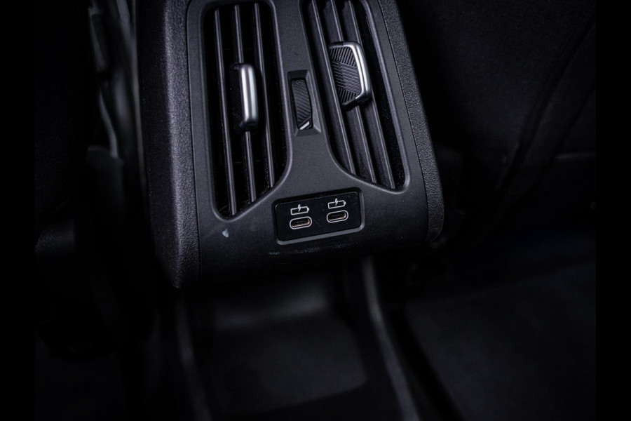 BMW iX1 xDrive30 67 kWh - Camera l Trekhaak l Keyless l Carplay