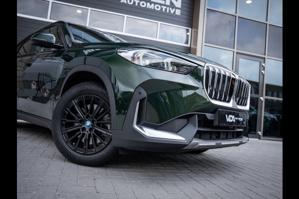 BMW iX1 xDrive30 67 kWh - Camera l Trekhaak l Keyless l Carplay