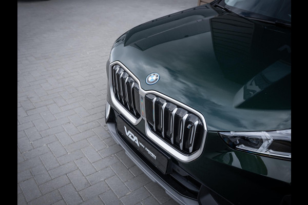 BMW iX1 xDrive30 67 kWh - Camera l Trekhaak l Keyless l Carplay