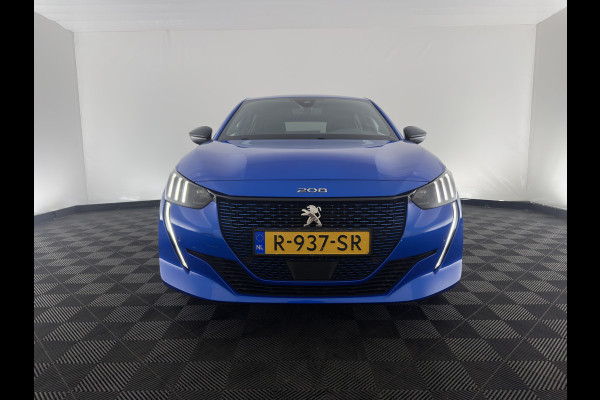 Peugeot e-208 EV GT Pack 50 kWh [3-Fase-11kW] {SoH-94%} (INCL.BTW) *FULL-LED | DIGI-COCKPIT | BLINDSPOT | CAMERA | LEATHER-ALCANTARA | AMBIENTLIGHT | NAVI-FULLMAP | LANE-ASSIST | KEYLESS | DAB | CCS-FASTLOADER | HEATED-SPORTSEATS | 17''ALU*