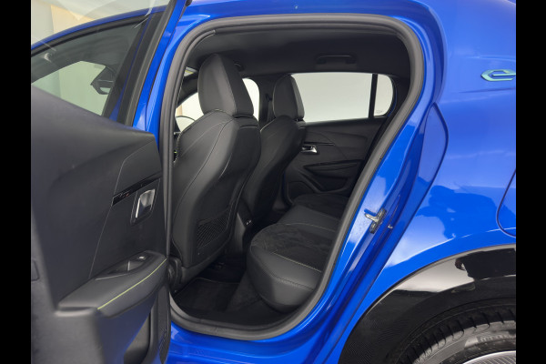 Peugeot e-208 EV GT Pack 50 kWh [3-Fase-11kW] {SoH-94%} (INCL.BTW) *FULL-LED | DIGI-COCKPIT | BLINDSPOT | CAMERA | LEATHER-ALCANTARA | AMBIENTLIGHT | NAVI-FULLMAP | LANE-ASSIST | KEYLESS | DAB | CCS-FASTLOADER | HEATED-SPORTSEATS | 17''ALU*