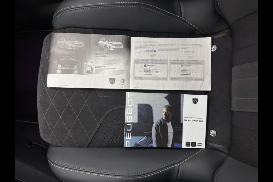 Peugeot e-208 EV GT Pack 50 kWh [3-Fase-11kW] {SoH-94%} (INCL.BTW) *FULL-LED | DIGI-COCKPIT | BLINDSPOT | CAMERA | LEATHER-ALCANTARA | AMBIENTLIGHT | NAVI-FULLMAP | LANE-ASSIST | KEYLESS | DAB | CCS-FASTLOADER | HEATED-SPORTSEATS | 17''ALU*