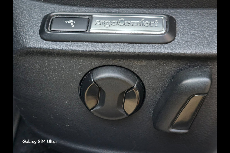 Volkswagen Passat Variant 2.0 TDI Highline Business R / Aut / Acc / 150 PK / Lane Assist / Camera / Elek Pakket / Xenon / Pdc / 18