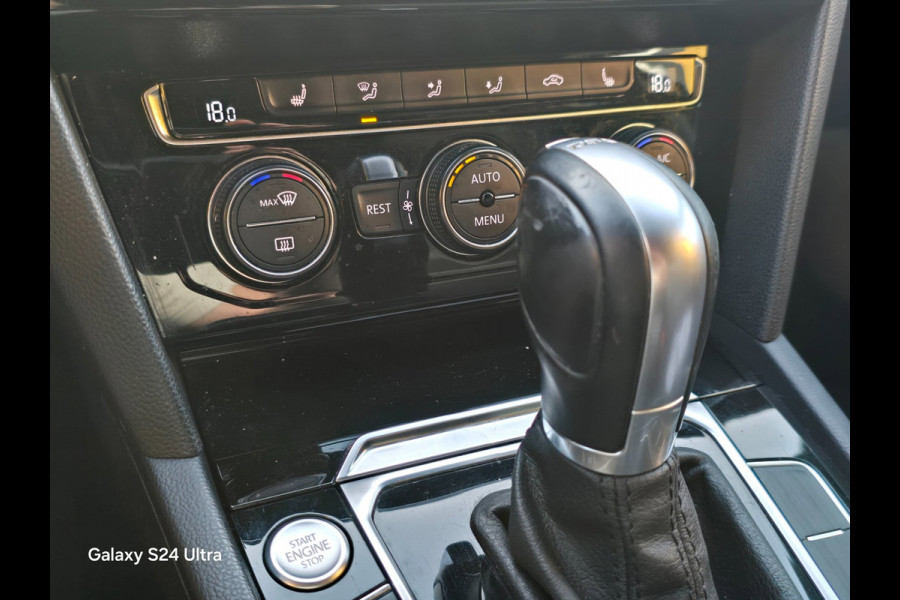 Volkswagen Passat Variant 2.0 TDI Highline Business R / Aut / Acc / 150 PK / Lane Assist / Camera / Elek Pakket / Xenon / Pdc / 18