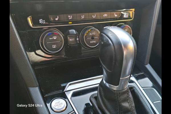 Volkswagen Passat Variant 2.0 TDI Highline Business R / Aut / Acc / 150 PK / Lane Assist / Camera / Elek Pakket / Xenon / Pdc / 18