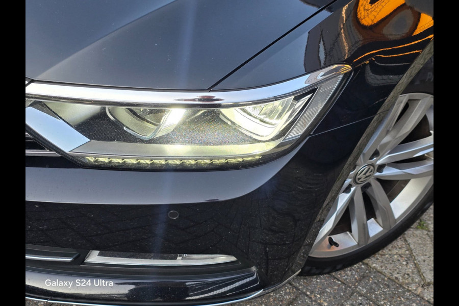 Volkswagen Passat Variant 2.0 TDI Highline Business R / Aut / Acc / 150 PK / Lane Assist / Camera / Elek Pakket / Xenon / Pdc / 18