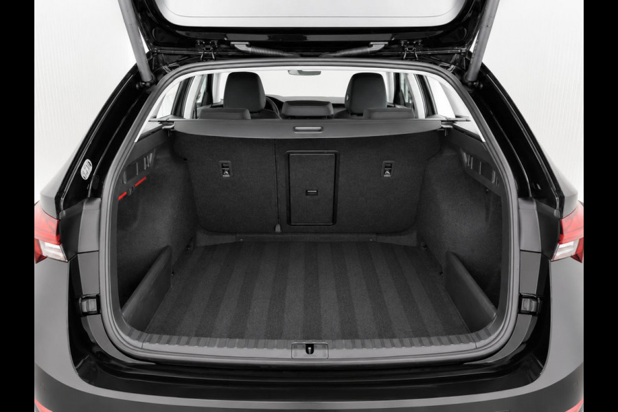 Škoda Octavia Combi 1.0 e-TSI Business Edition Trekhaak Airco ECC Navi Wireless Carplay PDC VA Full LED Virtual Cockpit Cruise Control
