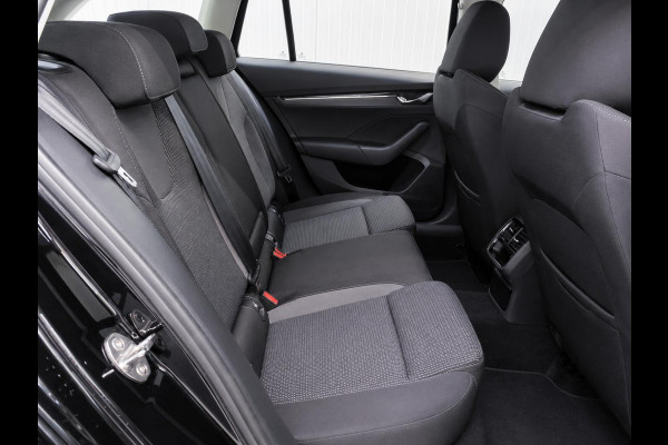 Škoda Octavia Combi 1.0 e-TSI Business Edition Trekhaak Airco ECC Navi Wireless Carplay PDC VA Full LED Virtual Cockpit Cruise Control
