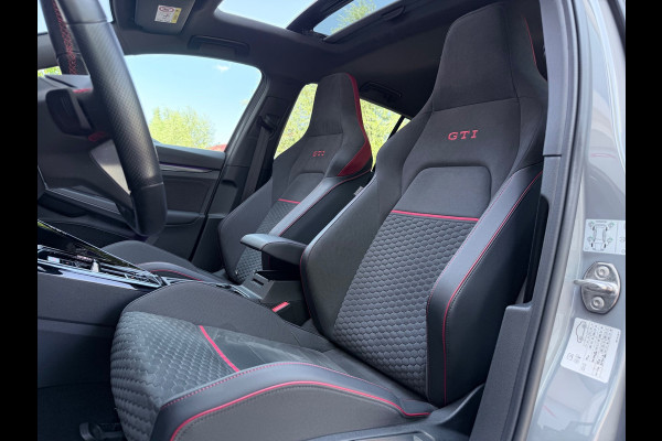 Volkswagen Golf 2.0 TSI GTI Clubsport Pano/Akra/H&K/Matrix