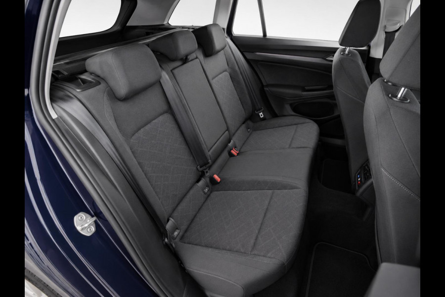Volkswagen Golf Variant 1.5 eTSI Life Business Trekhaak Airco ECC Navi Carplay Adaptive Cruise Control Full LED Stoel/stuurwielverwarming PDC VA+ Camera DAB+ Virtual Cockpit Privacy Glass