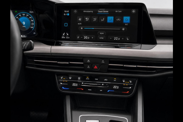 Volkswagen Golf Variant 1.5 eTSI Life Business Trekhaak Airco ECC Navi Carplay Adaptive Cruise Control Full LED Stoel/stuurwielverwarming PDC VA+ Camera DAB+ Virtual Cockpit Privacy Glass