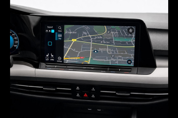 Volkswagen Golf Variant 1.5 eTSI Life Business Trekhaak Airco ECC Navi Carplay Adaptive Cruise Control Full LED Stoel/stuurwielverwarming PDC VA+ Camera DAB+ Virtual Cockpit Privacy Glass