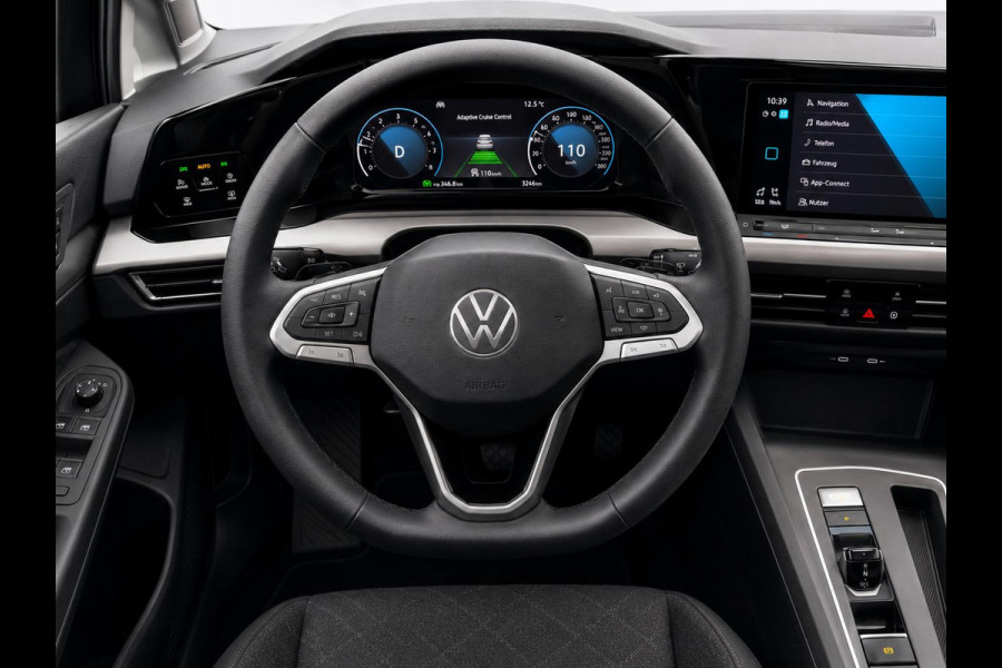Volkswagen Golf Variant 1.5 eTSI Life Business Trekhaak Airco ECC Navi Carplay Adaptive Cruise Control Full LED Stoel/stuurwielverwarming PDC VA+ Camera DAB+ Virtual Cockpit Privacy Glass