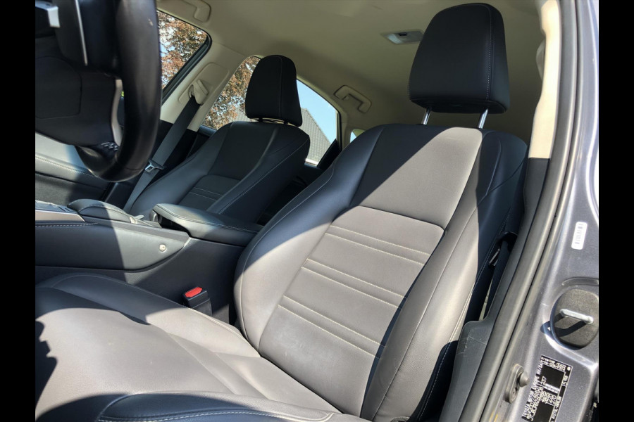 Lexus NX 300h AWD Business Line | Trekhaak, Facelift, Leer, Navigatie, Adaptive cruise control, Stoelverwarming, CarPlay, 1500KG Trekgewi