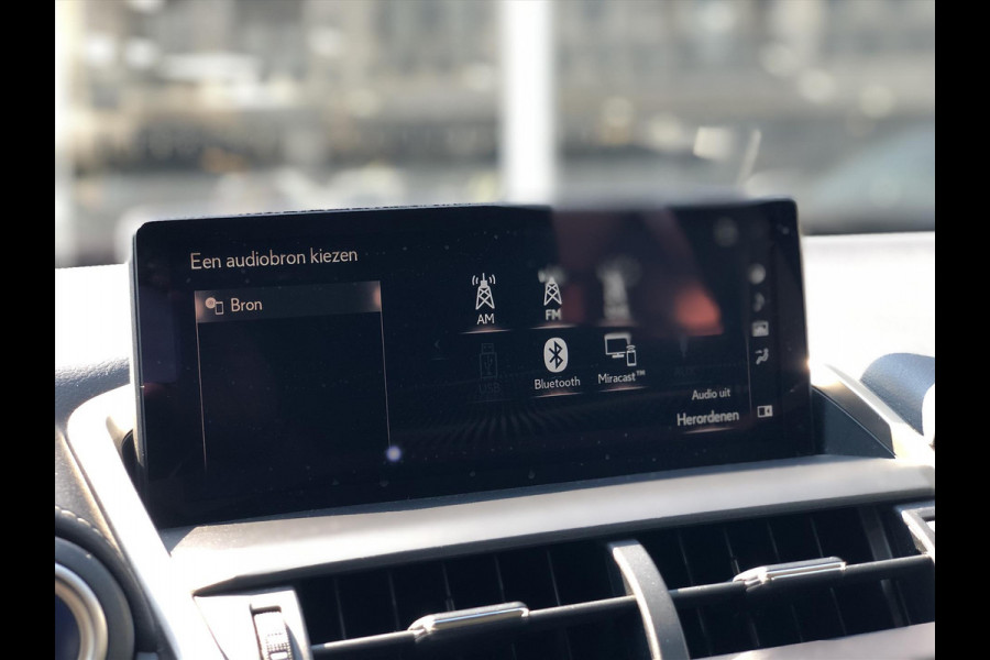Lexus NX 300h AWD Business Line | Trekhaak, Facelift, Leer, Navigatie, Adaptive cruise control, Stoelverwarming, CarPlay, 1500KG Trekgewi