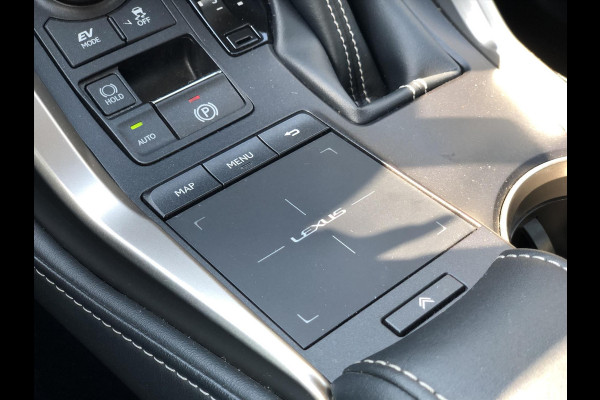Lexus NX 300h AWD Business Line | Trekhaak, Facelift, Leer, Navigatie, Adaptive cruise control, Stoelverwarming, CarPlay, 1500KG Trekgewi