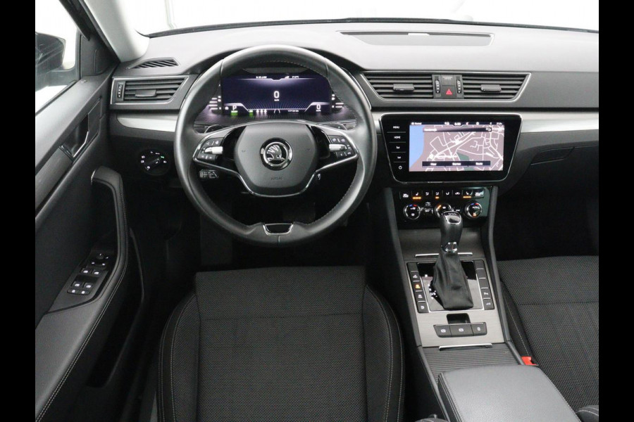 Škoda Superb Combi 1.4 TSI iV Business Edition | SOH 91.2% | Trekhaak | Memory | Stuur/stoel verwarming | Achterbank verwarming | Adaptive cruise | Carplay | DAB | Verwarmde voorruit | Matrix LED | Camera |