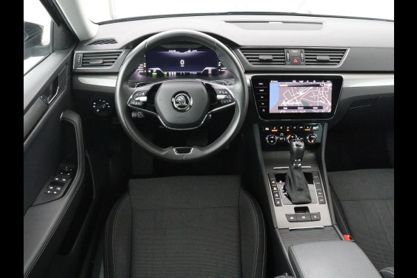 Škoda Superb Combi 1.4 TSI iV Business Edition | SOH 91.2% | Trekhaak | Memory | Stuur/stoel verwarming | Achterbank verwarming | Adaptive cruise | Carplay | DAB | Verwarmde voorruit | Matrix LED | Camera |