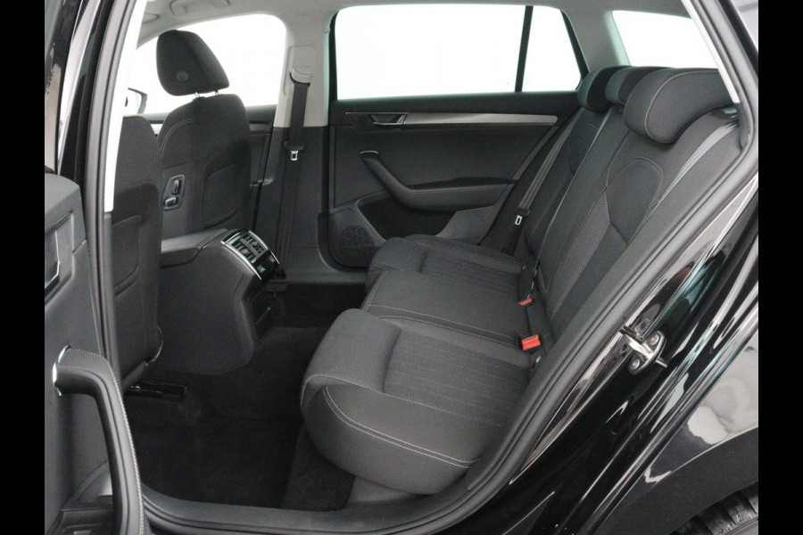 Škoda Superb Combi 1.4 TSI iV Business Edition | SOH 91.2% | Trekhaak | Memory | Stuur/stoel verwarming | Achterbank verwarming | Adaptive cruise | Carplay | DAB | Verwarmde voorruit | Matrix LED | Camera |