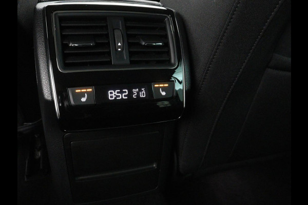 Škoda Superb Combi 1.4 TSI iV Business Edition | SOH 91.2% | Trekhaak | Memory | Stuur/stoel verwarming | Achterbank verwarming | Adaptive cruise | Carplay | DAB | Verwarmde voorruit | Matrix LED | Camera |