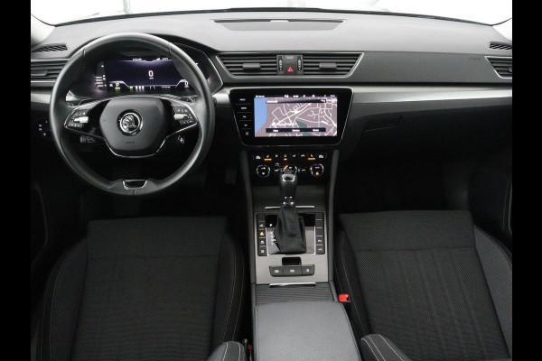 Škoda Superb Combi 1.4 TSI iV Business Edition | SOH 91.2% | Trekhaak | Memory | Stuur/stoel verwarming | Achterbank verwarming | Adaptive cruise | Carplay | DAB | Verwarmde voorruit | Matrix LED | Camera |