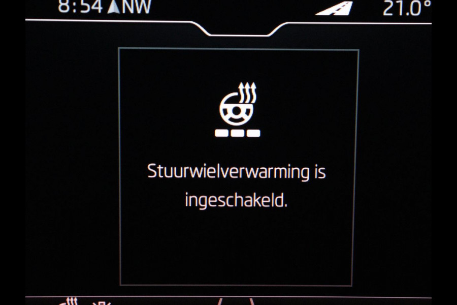 Škoda Superb Combi 1.4 TSI iV Business Edition | SOH 91.2% | Trekhaak | Memory | Stuur/stoel verwarming | Achterbank verwarming | Adaptive cruise | Carplay | DAB | Verwarmde voorruit | Matrix LED | Camera |