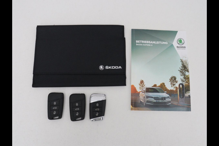 Škoda Superb Combi 1.4 TSI iV Business Edition | SOH 91.2% | Trekhaak | Memory | Stuur/stoel verwarming | Achterbank verwarming | Adaptive cruise | Carplay | DAB | Verwarmde voorruit | Matrix LED | Camera |
