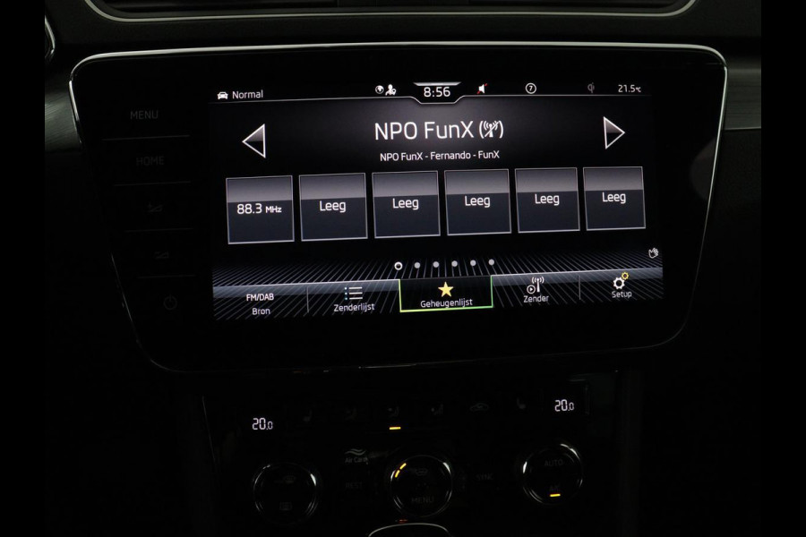 Škoda Superb Combi 1.4 TSI iV Business Edition | SOH 91.2% | Trekhaak | Memory | Stuur/stoel verwarming | Achterbank verwarming | Adaptive cruise | Carplay | DAB | Verwarmde voorruit | Matrix LED | Camera |