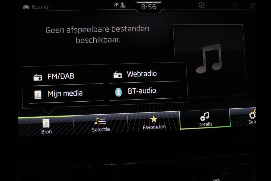 Škoda Superb Combi 1.4 TSI iV Business Edition | SOH 91.2% | Trekhaak | Memory | Stuur/stoel verwarming | Achterbank verwarming | Adaptive cruise | Carplay | DAB | Verwarmde voorruit | Matrix LED | Camera |