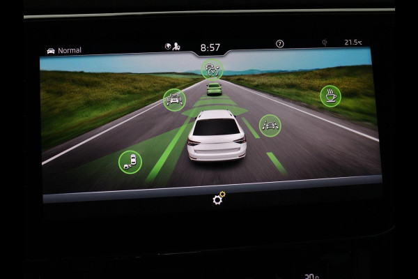 Škoda Superb Combi 1.4 TSI iV Business Edition | SOH 91.2% | Trekhaak | Memory | Stuur/stoel verwarming | Achterbank verwarming | Adaptive cruise | Carplay | DAB | Verwarmde voorruit | Matrix LED | Camera |