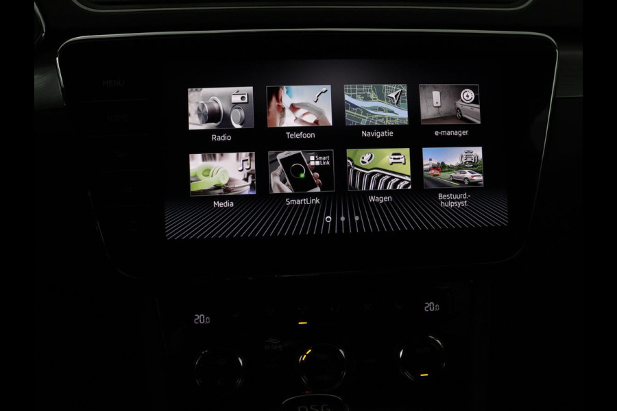 Škoda Superb Combi 1.4 TSI iV Business Edition | SOH 91.2% | Trekhaak | Memory | Stuur/stoel verwarming | Achterbank verwarming | Adaptive cruise | Carplay | DAB | Verwarmde voorruit | Matrix LED | Camera |