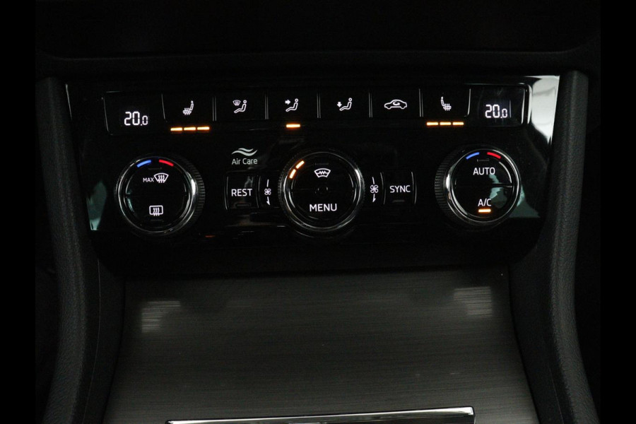 Škoda Superb Combi 1.4 TSI iV Business Edition | SOH 91.2% | Trekhaak | Memory | Stuur/stoel verwarming | Achterbank verwarming | Adaptive cruise | Carplay | DAB | Verwarmde voorruit | Matrix LED | Camera |