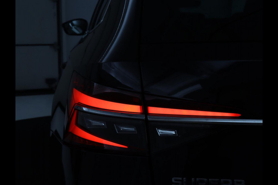 Škoda Superb Combi 1.4 TSI iV Business Edition | SOH 91.2% | Trekhaak | Memory | Stuur/stoel verwarming | Achterbank verwarming | Adaptive cruise | Carplay | DAB | Verwarmde voorruit | Matrix LED | Camera |