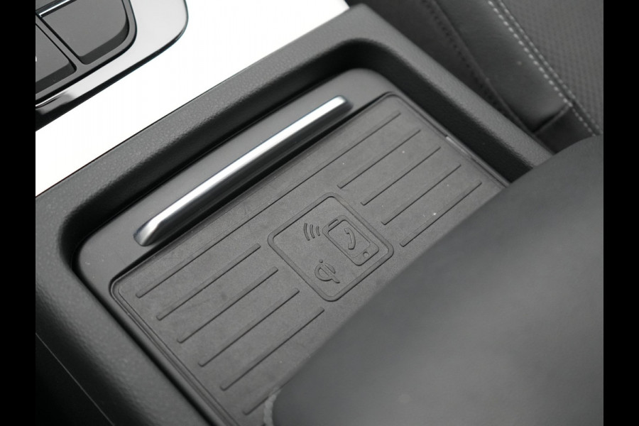 Audi Q5 50 TFSI e S Line PHEV 300pk Dealer O.H. | Matrix LED | 360 Camera | Bang & Olufsen Audio | Sfeerverlichting | Keyless | Elektrische Sportstoelen Verwarmd | Navigatie | DAB | Cruise Control | Plug In Hybrid |