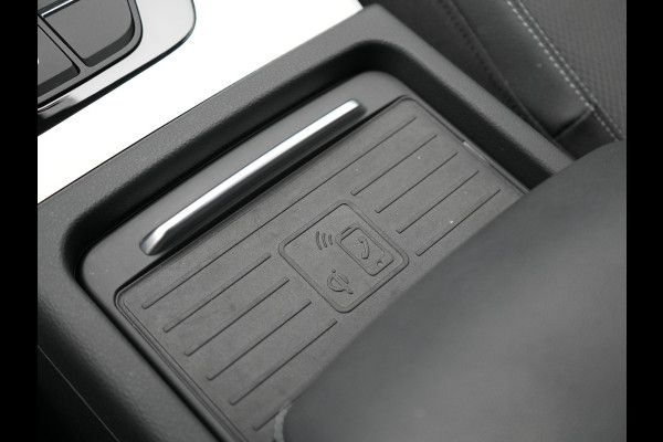 Audi Q5 50 TFSI e S Line PHEV 300pk Dealer O.H. | Matrix LED | 360 Camera | Bang & Olufsen Audio | Sfeerverlichting | Keyless | Elektrische Sportstoelen Verwarmd | Navigatie | DAB | Cruise Control | Plug In Hybrid |