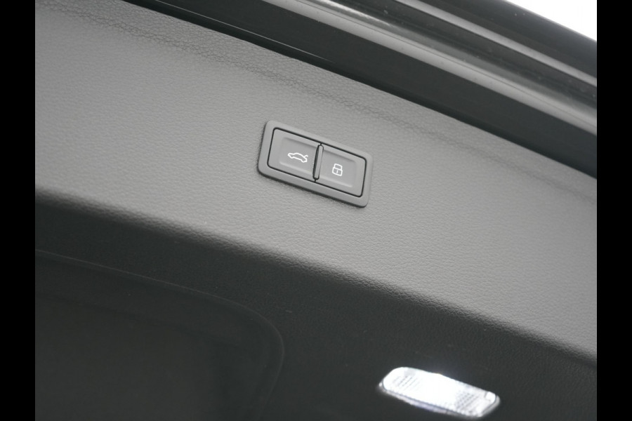 Audi Q5 50 TFSI e S Line PHEV 300pk Dealer O.H. | Matrix LED | 360 Camera | Bang & Olufsen Audio | Sfeerverlichting | Keyless | Elektrische Sportstoelen Verwarmd | Navigatie | DAB | Cruise Control | Plug In Hybrid |