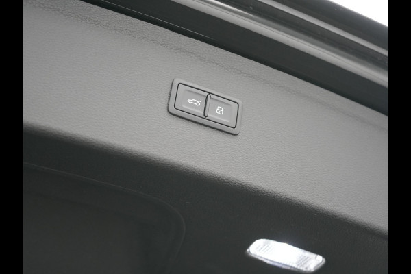 Audi Q5 50 TFSI e S Line PHEV 300pk Dealer O.H. | Matrix LED | 360 Camera | Bang & Olufsen Audio | Sfeerverlichting | Keyless | Elektrische Sportstoelen Verwarmd | Navigatie | DAB | Cruise Control | Plug In Hybrid |