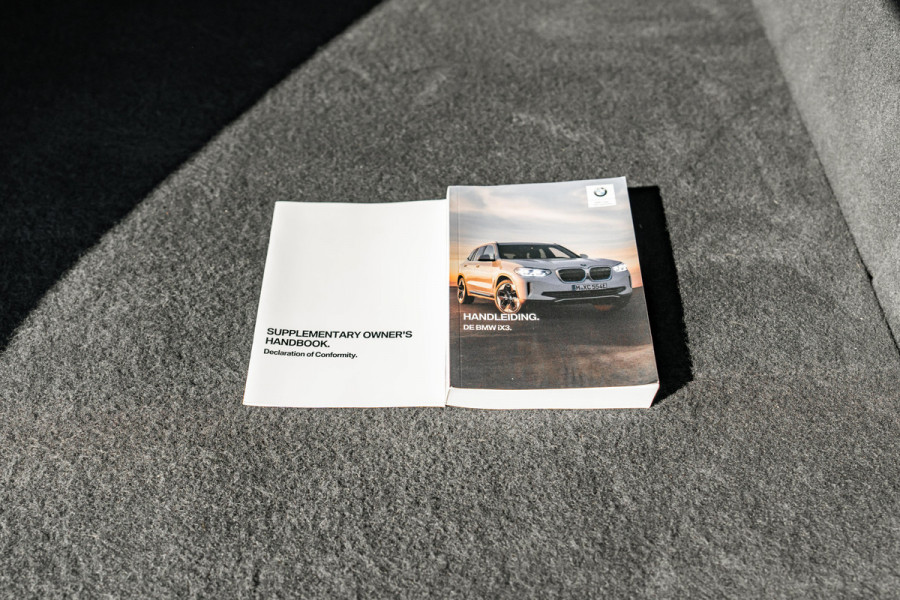 BMW iX3 Executive 80 kWh | Pano dak | Camera | Tabacco leder | ACC | SOH 98%