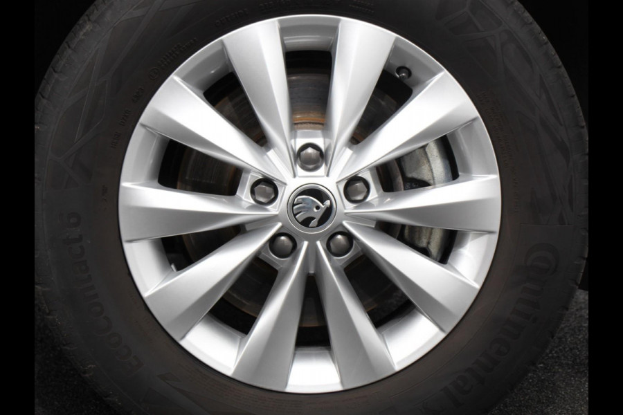 Škoda Karoq 1.5 TSI 150pk DSG Ambition Navigatie Apple Carplay/Android Auto Camera Climate Control Adaptieve Cruise control Lichtmetalen Velgen