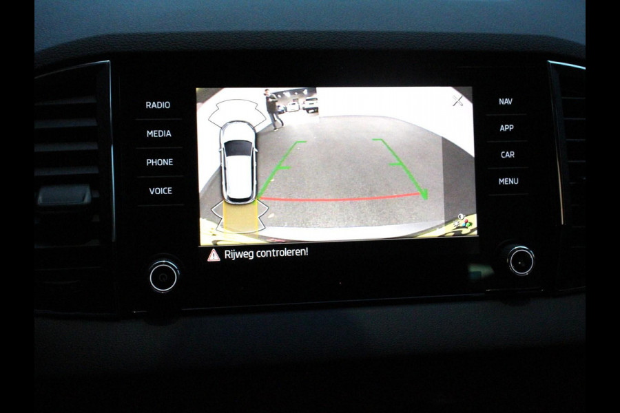Škoda Karoq 1.5 TSI 150pk DSG Ambition Navigatie Apple Carplay/Android Auto Camera Climate Control Adaptieve Cruise control Lichtmetalen Velgen