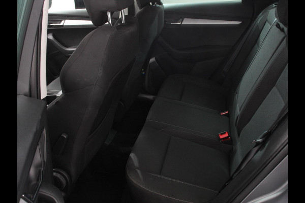 Škoda Karoq 1.5 TSI 150pk DSG Ambition Navigatie Apple Carplay/Android Auto Camera Climate Control Adaptieve Cruise control Lichtmetalen Velgen