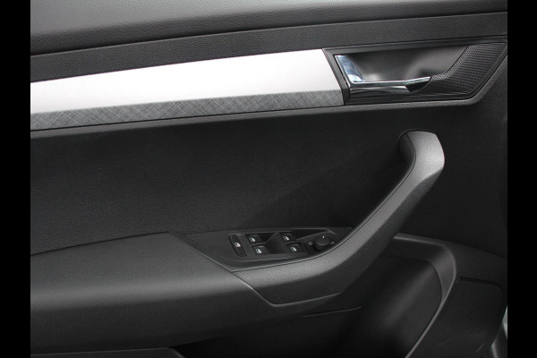 Škoda Karoq 1.5 TSI 150pk DSG Ambition Navigatie Apple Carplay/Android Auto Camera Climate Control Adaptieve Cruise control Lichtmetalen Velgen