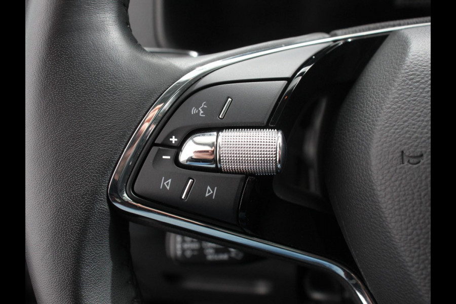 Škoda Karoq 1.5 TSI 150pk DSG Ambition Navigatie Apple Carplay/Android Auto Camera Climate Control Adaptieve Cruise control Lichtmetalen Velgen