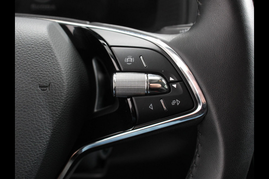 Škoda Karoq 1.5 TSI 150pk DSG Ambition Navigatie Apple Carplay/Android Auto Camera Climate Control Adaptieve Cruise control Lichtmetalen Velgen
