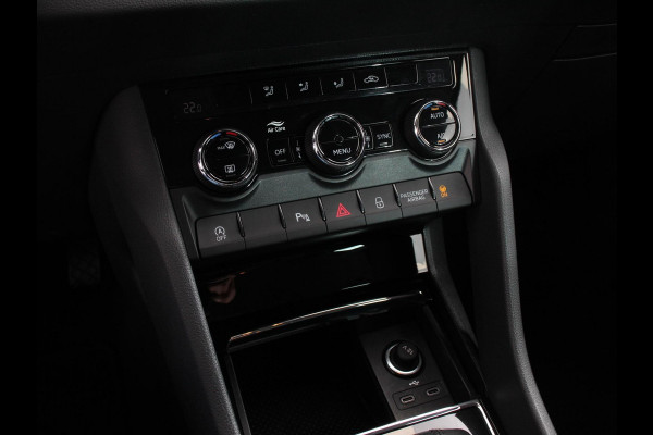 Škoda Karoq 1.5 TSI 150pk DSG Ambition Navigatie Apple Carplay/Android Auto Camera Climate Control Adaptieve Cruise control Lichtmetalen Velgen