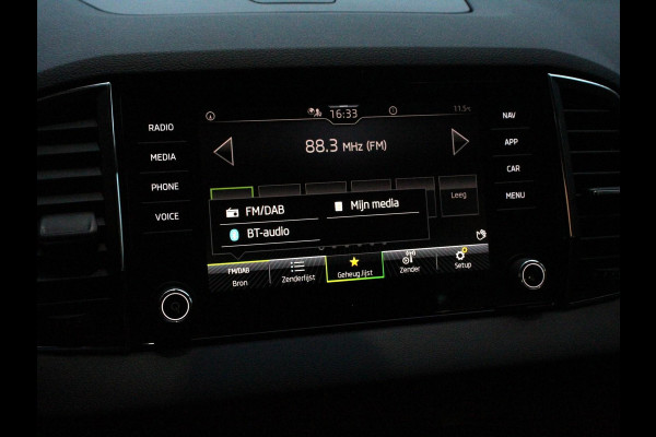 Škoda Karoq 1.5 TSI 150pk DSG Ambition Navigatie Apple Carplay/Android Auto Camera Climate Control Adaptieve Cruise control Lichtmetalen Velgen