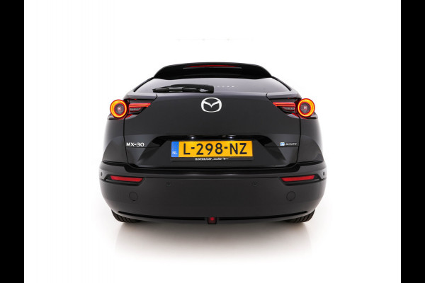 Mazda MX-30 e-SkyActiv 145 Luxury 36 kWh (INCL-BTW) *PANO | HEAD-UP | ADAPTIVE-CRUISE | BLIND-SPOT | FULL-LED | KEYLESS | TOP-VIEW | DAB+ | BOSE-AUDIO | NAVI-FULLMAP | DIGI-COCKPIT | HEATED-COMFORTSEATS | 18''ALU*