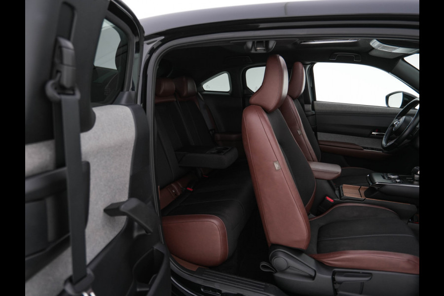 Mazda MX-30 e-SkyActiv 145 Luxury 36 kWh (INCL-BTW) *PANO | HEAD-UP | ADAPTIVE-CRUISE | BLIND-SPOT | FULL-LED | KEYLESS | TOP-VIEW | DAB+ | BOSE-AUDIO | NAVI-FULLMAP | DIGI-COCKPIT | HEATED-COMFORTSEATS | 18''ALU*