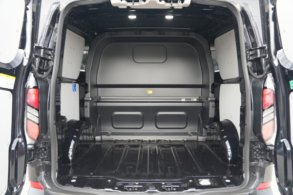 Ford Transit Custom 320 2.0 TDCI L1H1 Trend DC 136pk - INCLUSIEF BPM - 2x Schuif - Stoel/stuurverwarming - Cruise - Navi - Camera - Rijklaar
