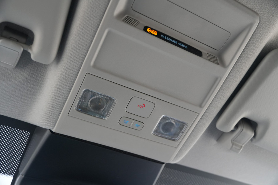 Ford Transit Custom 320 2.0 TDCI L1H1 Trend DC 136pk - INCLUSIEF BPM - 2x Schuif - Stoel/stuurverwarming - Cruise - Navi - Camera - Rijklaar